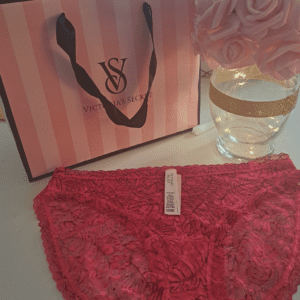 Victorias Secret:  underwear red/black lace - S