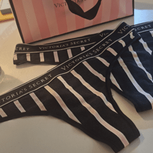 Victorias Secret: black, pink and white thong - XL