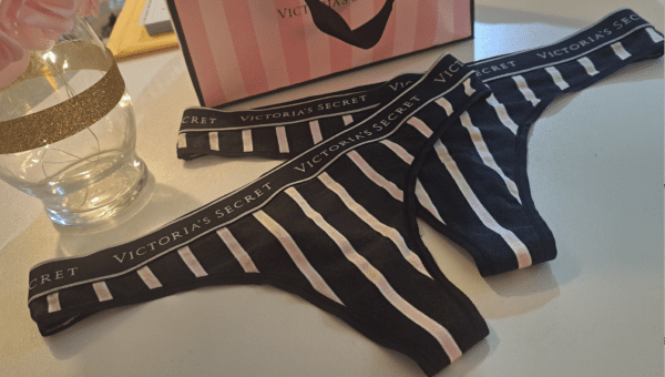 Victorias Secret: black, pink and white thong - M